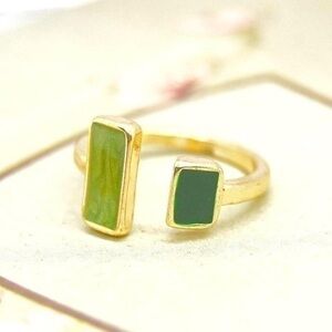 Green Geometric Ring